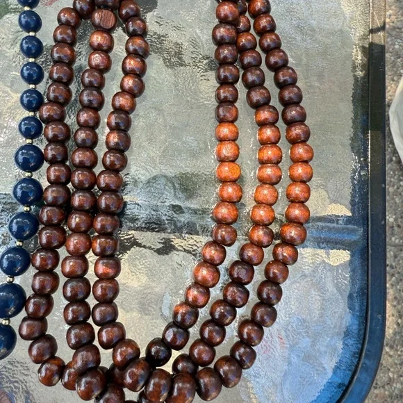 Vintage beaded necklaces - Black, Blue, Brown - Picture 5 of 7
